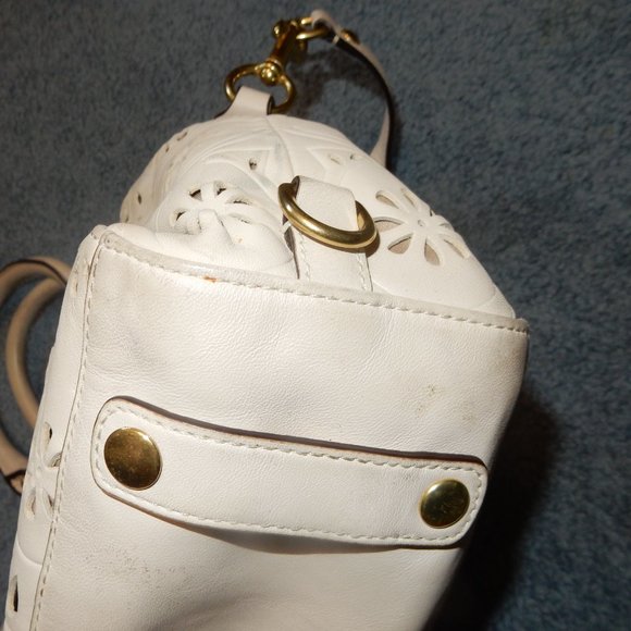 Coach eyelet purse - Picture 11 of 15
